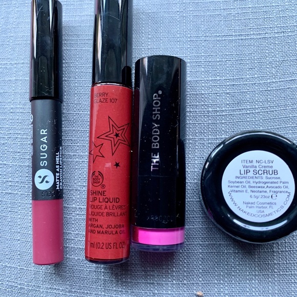 Lip pack 4 items:lipstick/lip Glaze/pencil/scrub - Picture 2 of 8